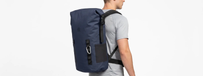 a man wear the rivonova premium backpack cooler