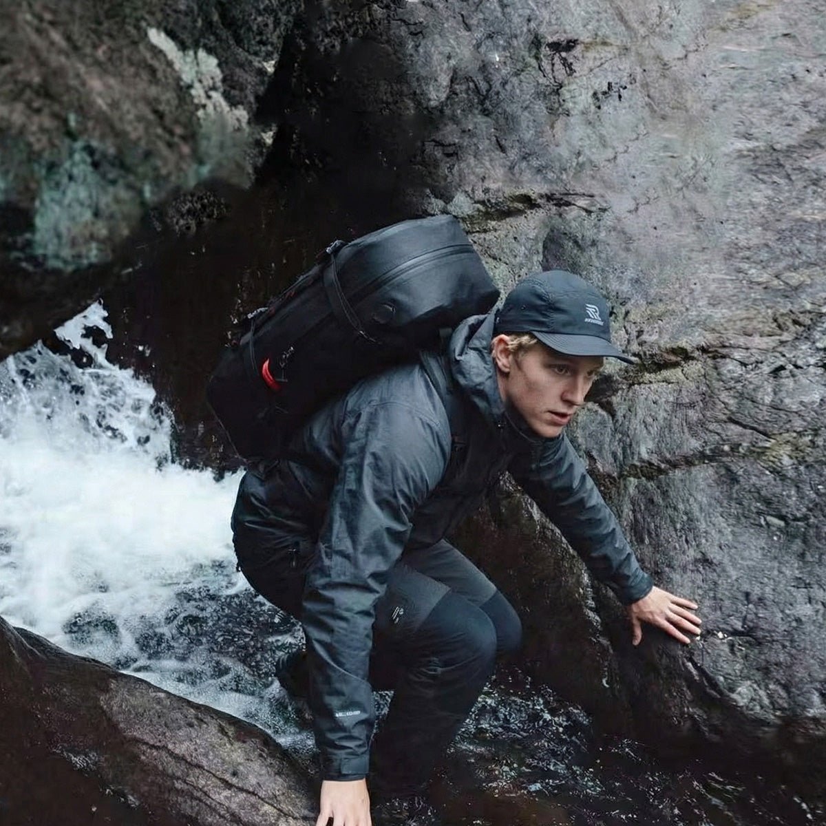 RIVONOVA 30L waterproof backpack for hiking#Color_Black