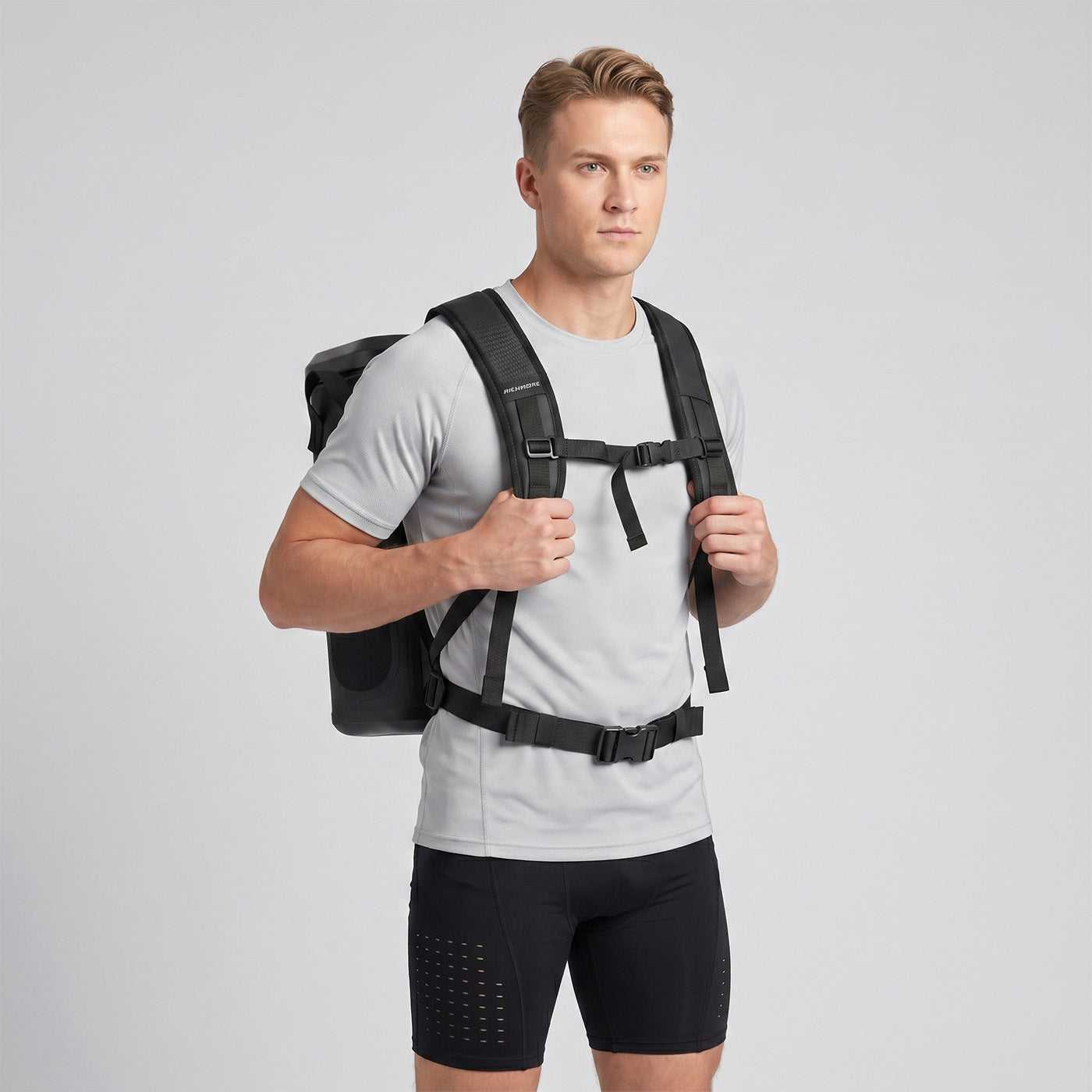 Rivonova magnetic soft cooler Black with adjustable chest and waist straps