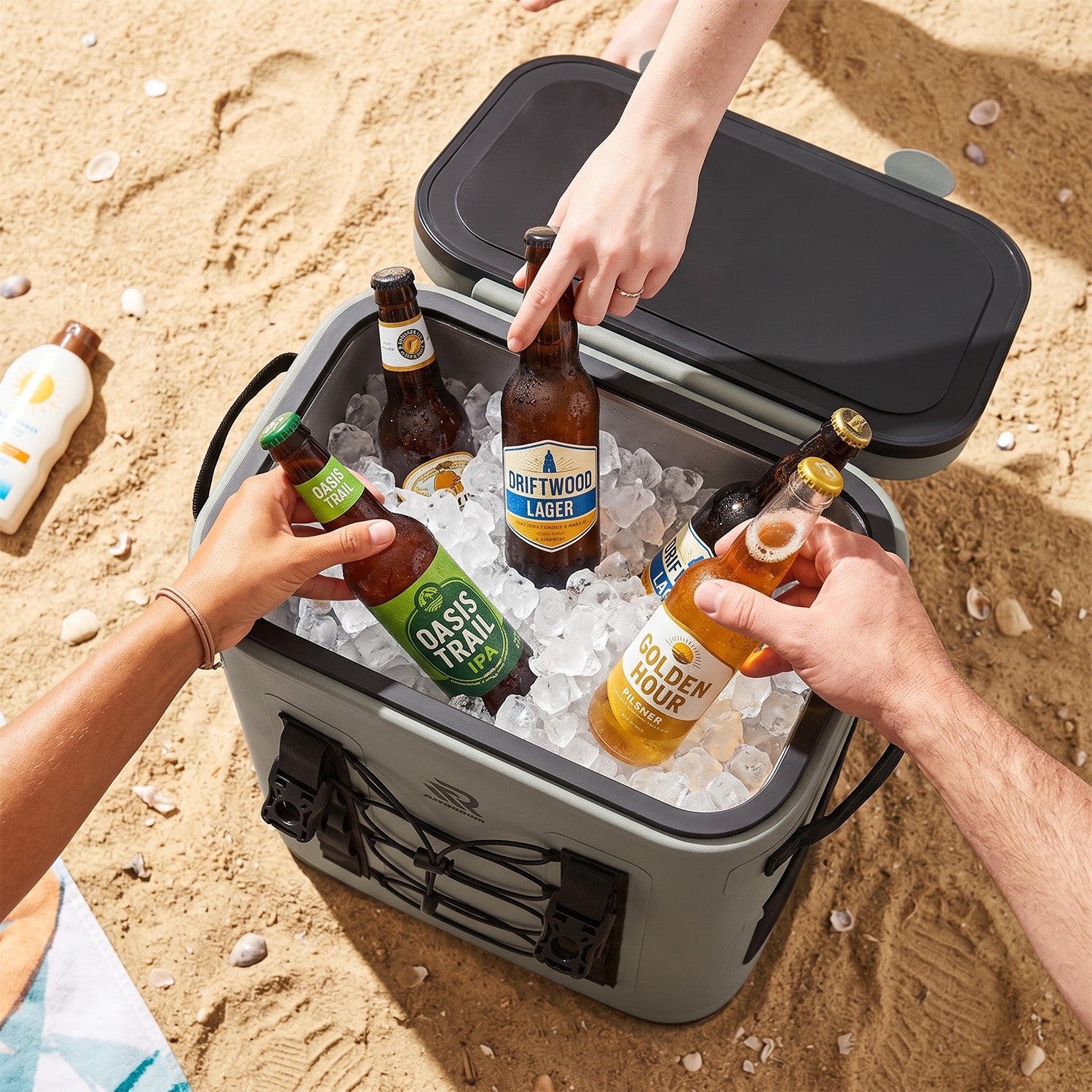 insulated magnetic soft cooler