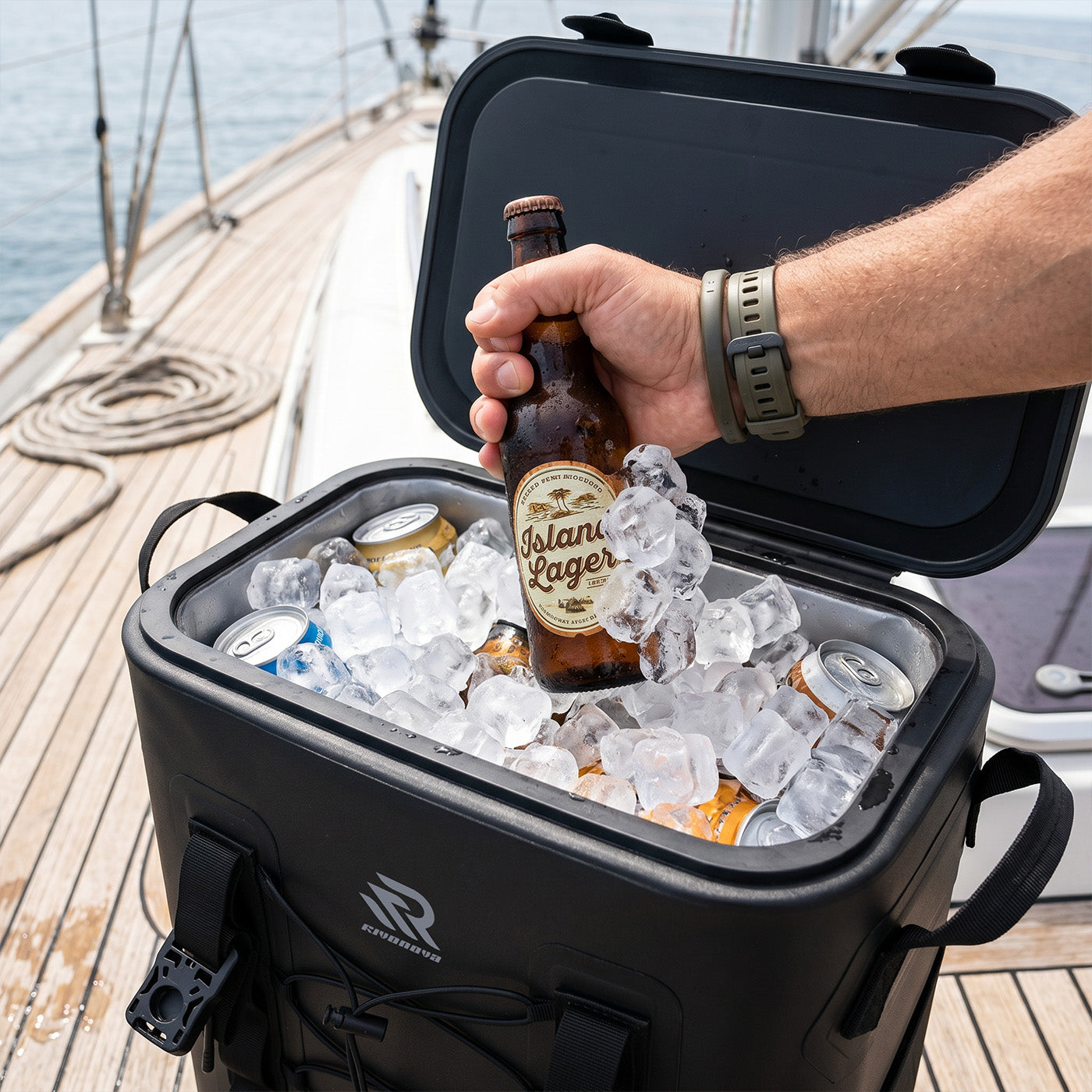 insulated magnetic soft sided cooler for boating