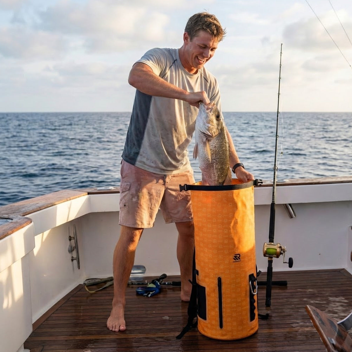 rivonova roll-top backpack cooler for fishing