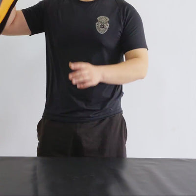 video of how to use the rivonova waterproof backpack 30l